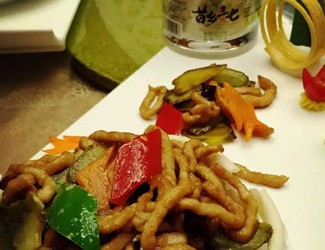 來(lái)份兒“苦肉計(jì)”？——鮮三七炒肉