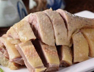 一道能補(bǔ)虛活血、化痰止咳平喘的美食——三七銀杏蒸白鴨