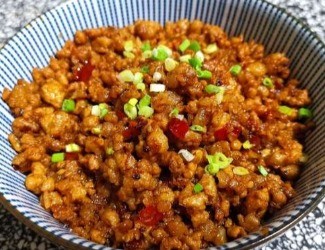 如果冰箱里只有一樣?xùn)|西，只能是它——萬能的三七肉臊子